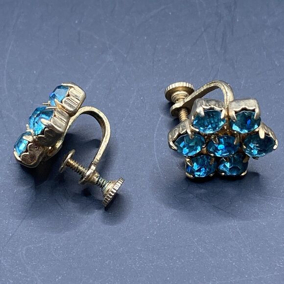Vintage Rhinestone Blue Flower Cluster Earrings Gold Tone Screw Back Costume - Picture 2 of 3